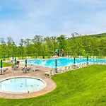 Tannersville Townhome, Near Camelback Mtn!