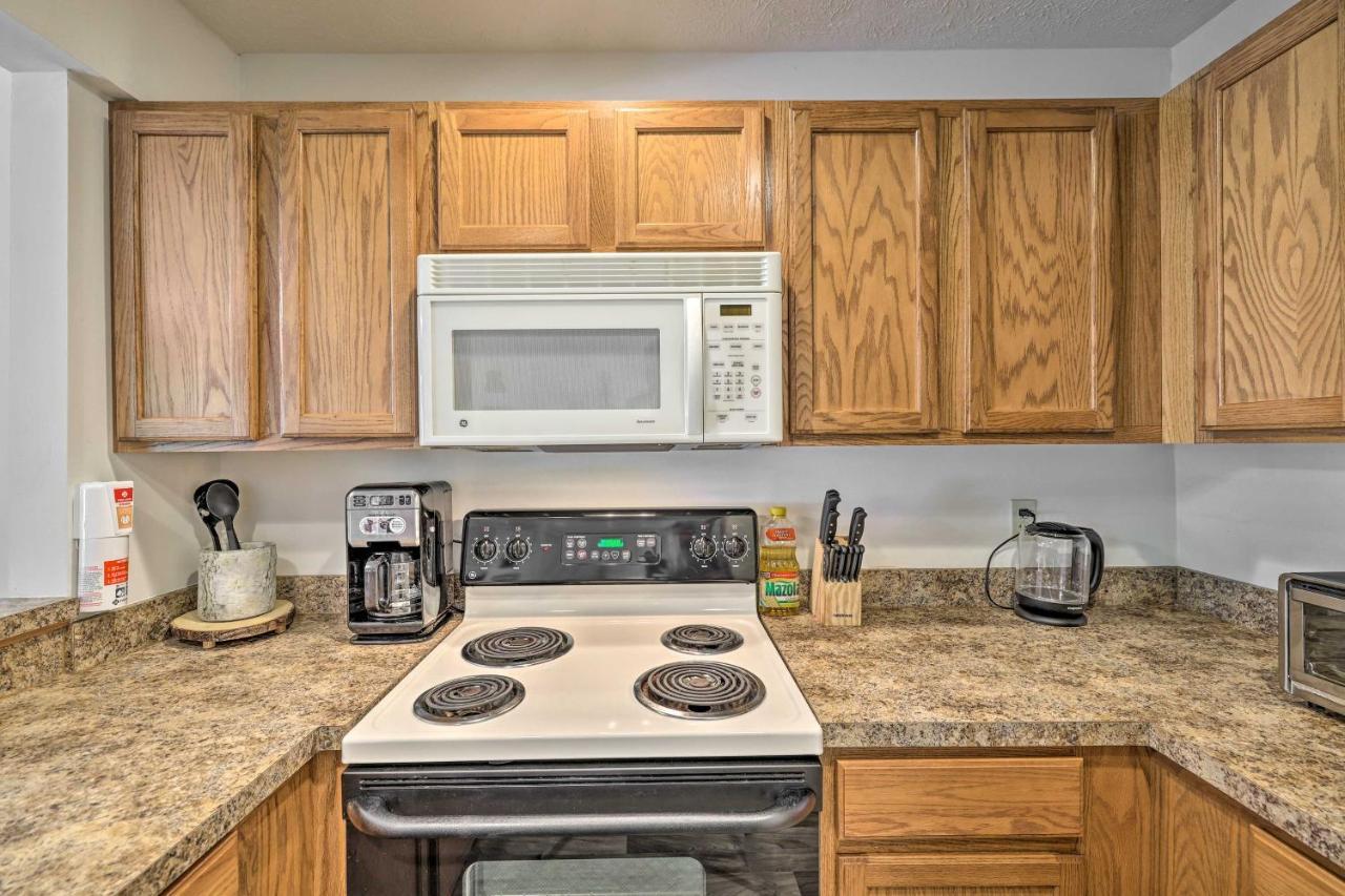 Townhome, Near Camelback Mtn!